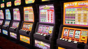 batman 688 Slots ဂိမ်းများ Jackpot video slots MMK ဖြင့် spin နေသော မြင်ကွင်း